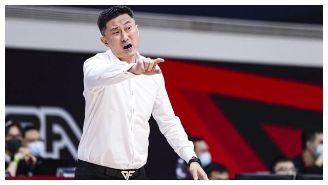 米奥米·库鲁克享受