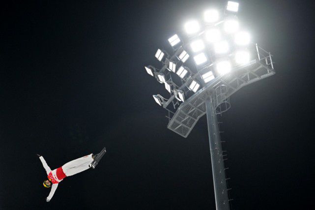 午夜国产视频